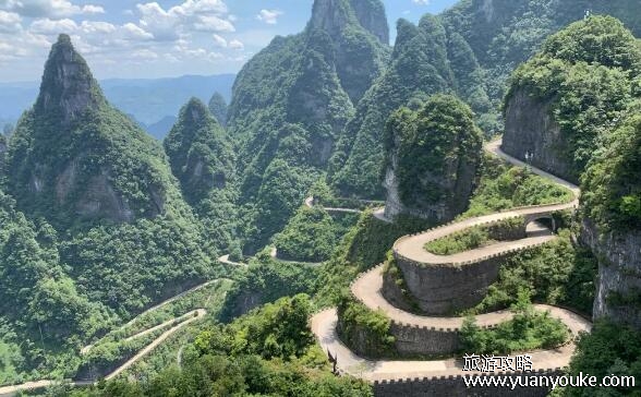 张家界好玩吗值得去吗，自然景观非常美丽(和大自然近距离接触)