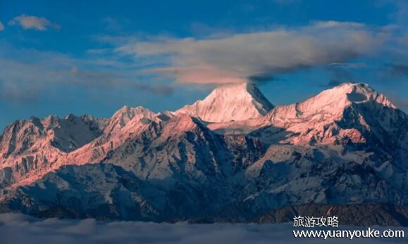 牛背山在哪个地方，在四川省(山形看起来像是一头牛)
