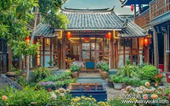 丽江民宿现在一般多少钱啊，200元左右(旅游旺季价格会上涨)