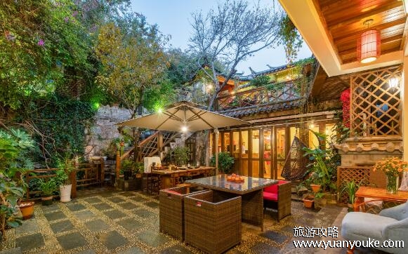丽江民宿现在一般多少钱啊，200元左右(旅游旺季价格会上涨)