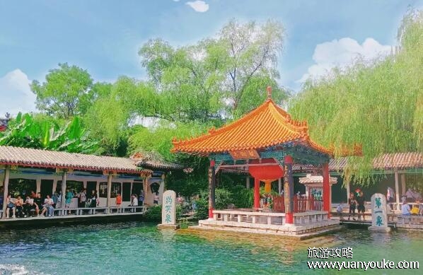 趵突泉门票多少钱一张，成人票40元一张(学生票儿童票半价)