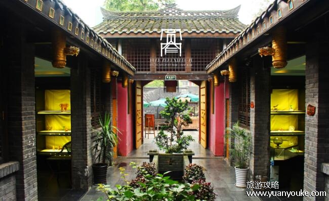 宽窄巷子白天去还是晚上去好玩，白天晚上都很好玩(区别介绍)