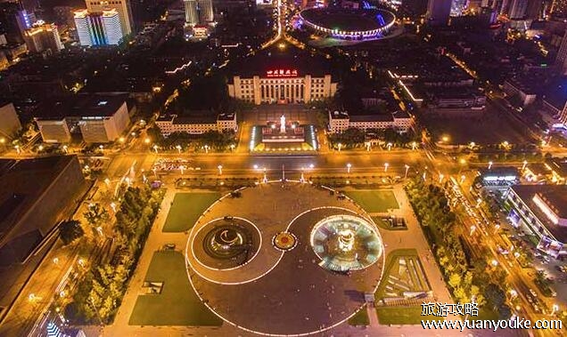 天府广场是成都的中心吗，在成都最中心的区域(中国最大的广场之一)