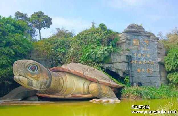 湛江旅游必去的5个景点介绍，最推荐去湖光岩(风格独特的火山湖)