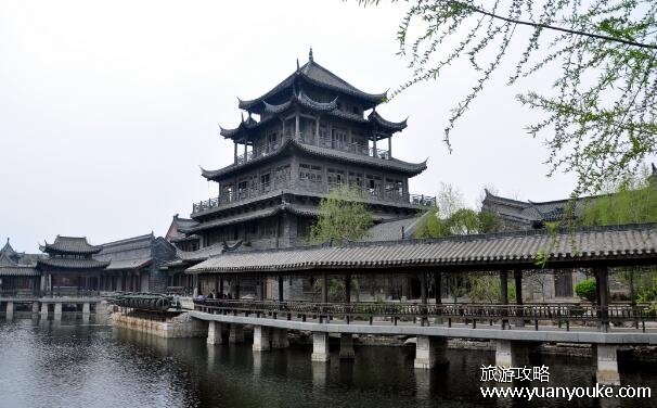 台儿庄古城门票多少钱，日常票160元一人(夜场100元一人)