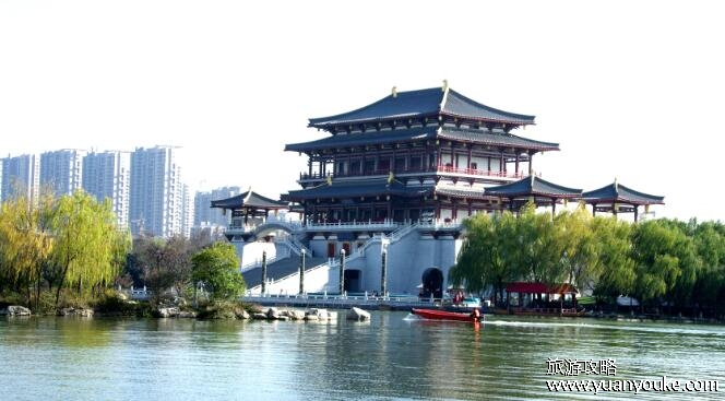 大唐芙蓉园门票多少钱一张，一般120元(特殊群体凭证件享优惠)