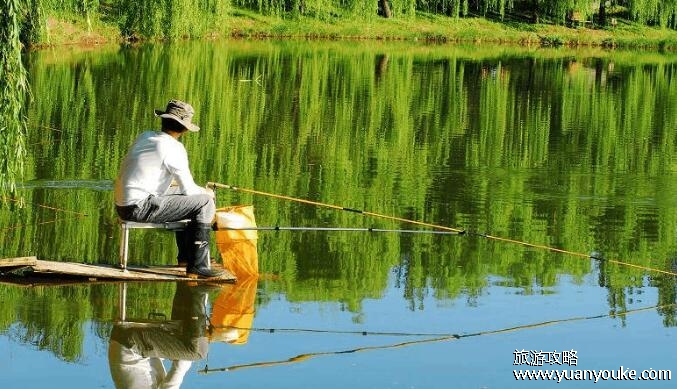 雁栖湖钓鱼收费吗，一次收费30元一天收费两次(售价较为合理)