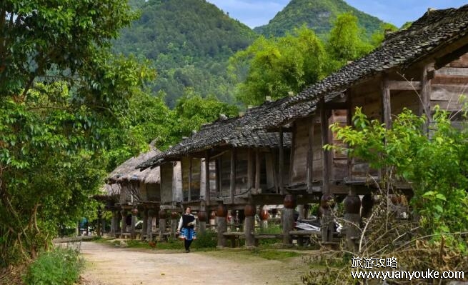 瑶山古寨好玩吗值得去吗，喜欢苗族文化的一定要去玩一次