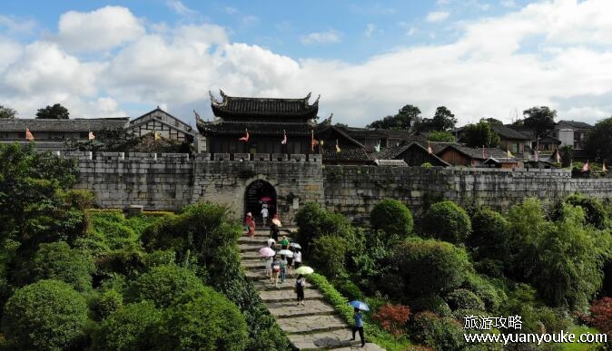 青岩古镇好玩吗值得去吗，非常推荐旅游(充满历史和文化的古镇)