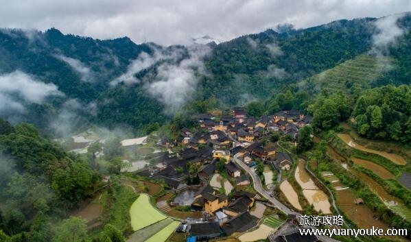 十八洞村隶属于湖南省什么地方，在湘西土家族苗族自治州花垣县
