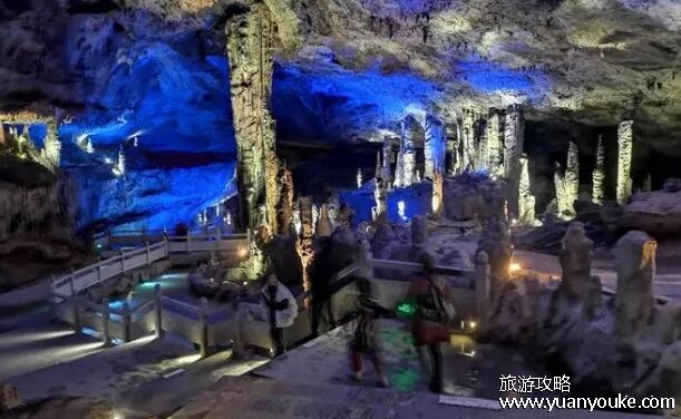 九天洞风景区在哪里，在湖南的张家界里(中国南方最大溶洞之一)