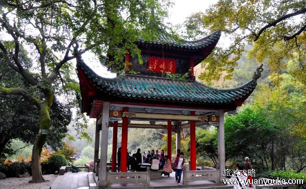 爱晚亭是怎么来的，爱晚亭名字的由来介绍(源自杜牧的山行)