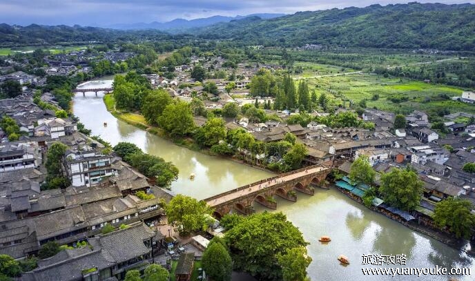 平乐古镇在成都哪里，成都市的西南处(具有四川独特魅力的古镇)