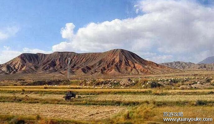 柴达木盆地位于哪个高原，位于青藏高原(中国四大盆地之一)