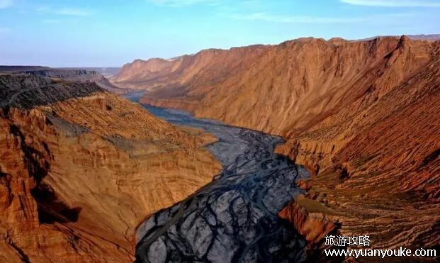 安集海大峡谷在新疆什么地方，在塔城地区沙湾市(非常适合旅游)