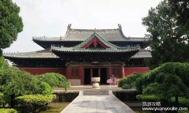 隆兴寺开放时间介绍，早上8点30到晚上17点30(关门时间较早)