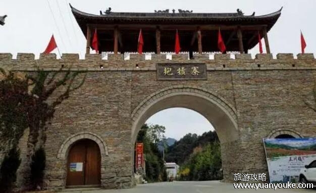 抱犊寨海拔最高多少米，最高点为588.6米(险峻但美丽的景点)