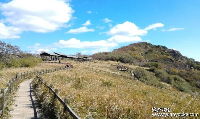 白草畔自然风景区在哪里，河北省涞水县(风景奇特的自然风景区)