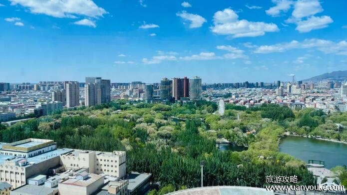 呼和浩特旅游攻略介绍，手抓饭最推荐吃(草原风光非常迷人)