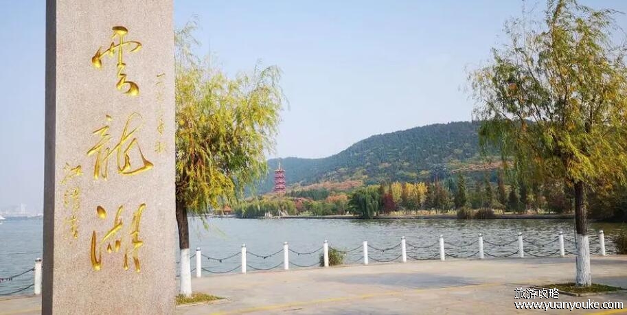 云龙湖是人工湖还是天然湖，是天然湖泊(晋代张载凿渠引水而成)