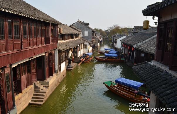 周庄古镇在哪里，江苏省苏州市昆山市(具有众多的明清建筑)
