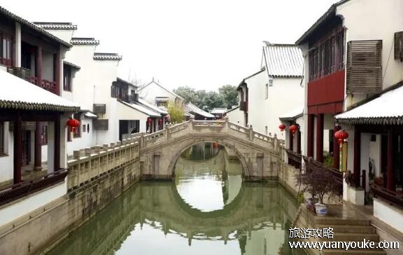 甪直古镇晚上开放吗，不开放(最迟下午5点之后就不开放了)
