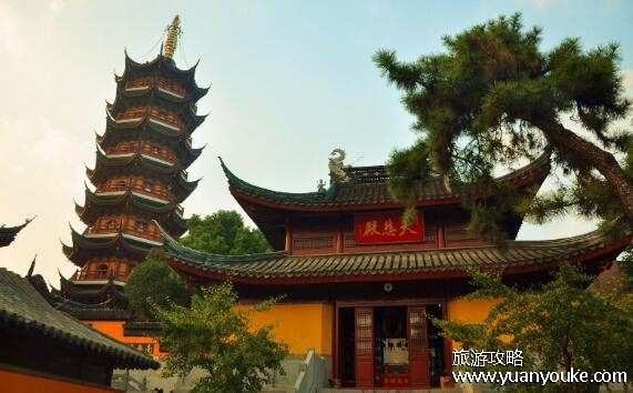 鸡鸣寺门票多少钱一张，普通票10元一张(购买就送3根香)