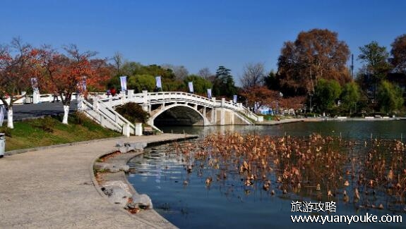 玄武湖公园门票免费吗，门票免费自由进入(但娱乐设施收费)