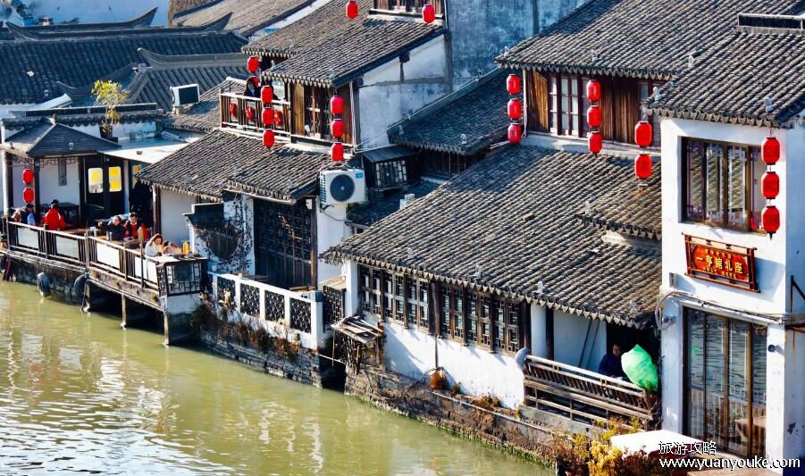 朱家角古镇门票多少钱，正常票价30元(镇民凭借证明可以免费)