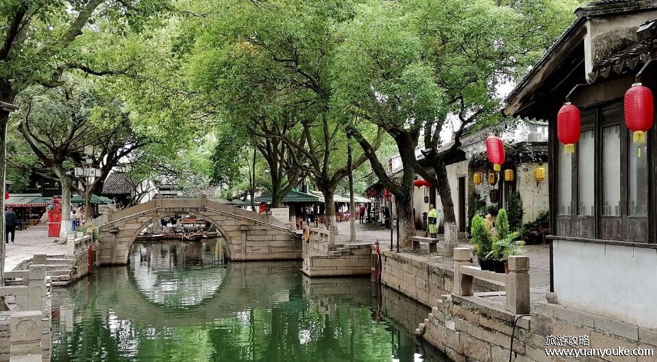 同里古镇在哪里，在江苏省苏州市吴江区(历史悠久的江南水乡)