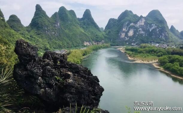 九马画山在哪个位置，在广西桂林的阳朔县(景象独特的美丽景区)