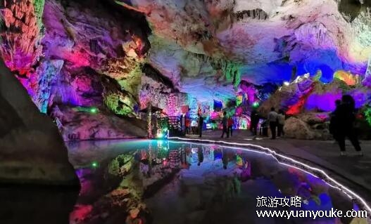 连州地下河景区门票多少钱，成人票120元(特殊人群仅需60元)