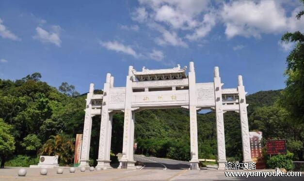 梧桐山海拔多少米高，943.7米(一年四季都有不同的景色)