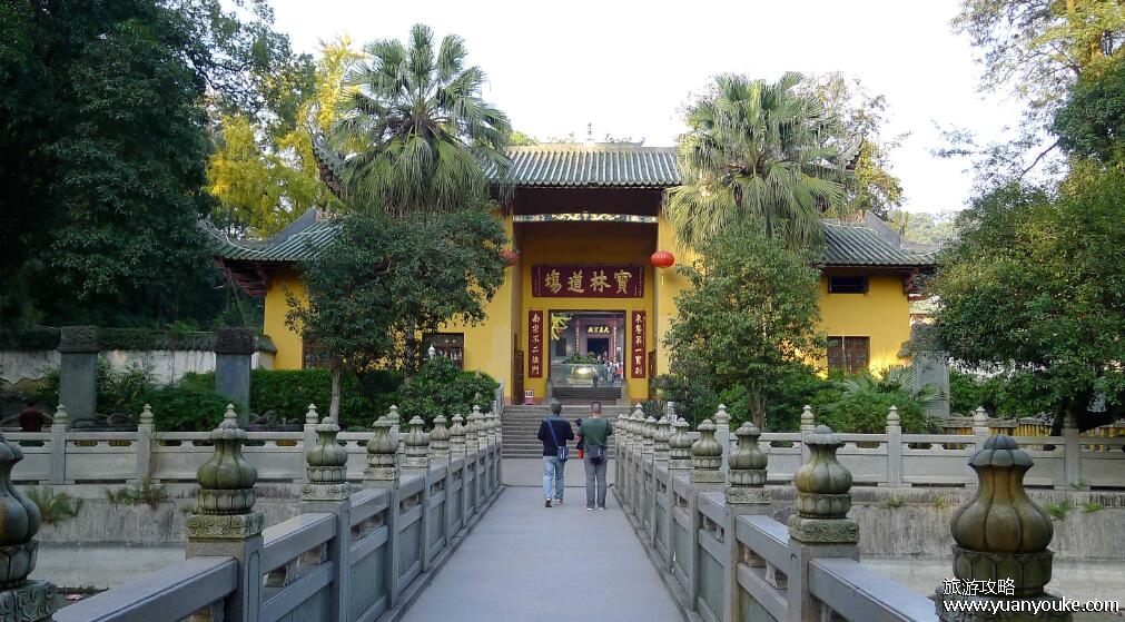 南华寺在哪里属于哪个省?在广东省韶关市(古朴典雅的古代寺庙)