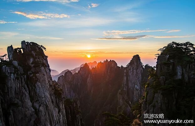 黄山在哪个省哪个市区，在安徽省黄山市(一年四季景色都非常美)