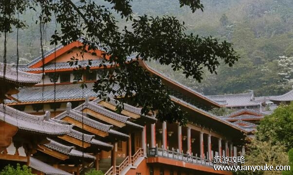 旗山万佛寺在哪里，福建福州闽侯县旗山脚下(历史悠久的古刹)