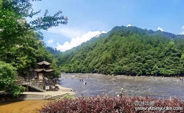 白水洋风景区在哪里，福建省宁德市屏南县(老少皆宜的旅游景点)