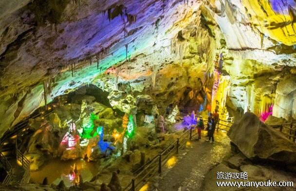 崆山白云洞在什么地方，在河北省石家庄市(独特的喀斯特溶洞)