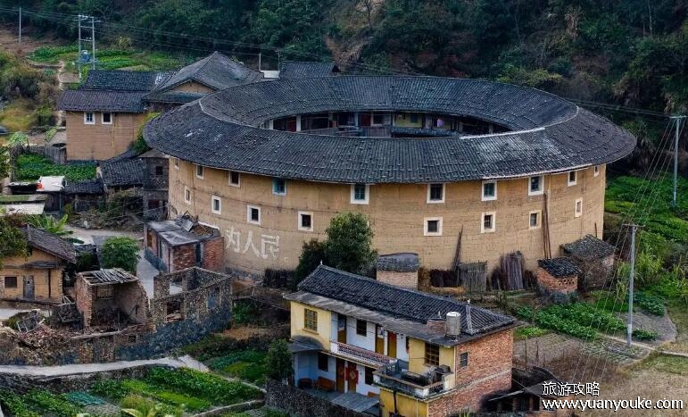 永定土楼在哪个省?在福建省龙岩市(世界上独一无二的土楼建筑群)