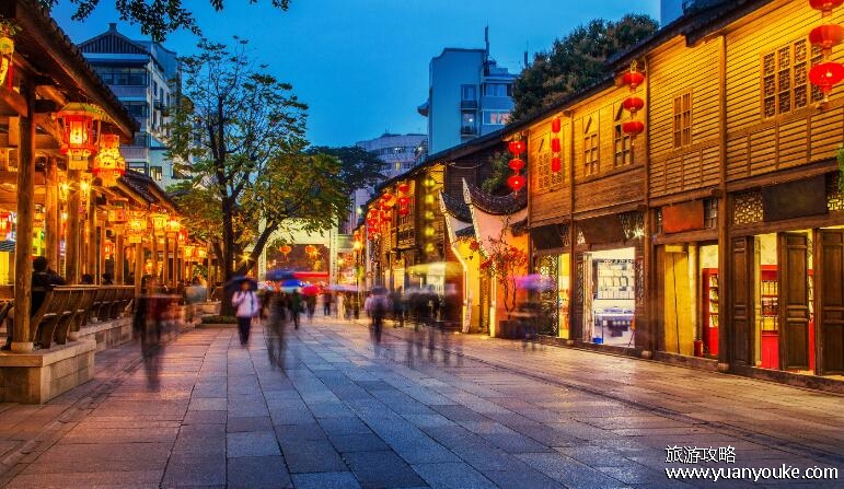 福州三坊七巷好玩吗，历史悠久的文化街区(非常适合拍照)