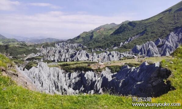 四川墨石公园好玩吗，非常奇幻的一个自然景点(墨石非常独特)