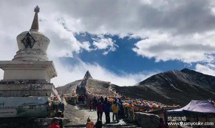 折多山海拔多少米，高达4298(拥有自然美景和人文景观的山峰)