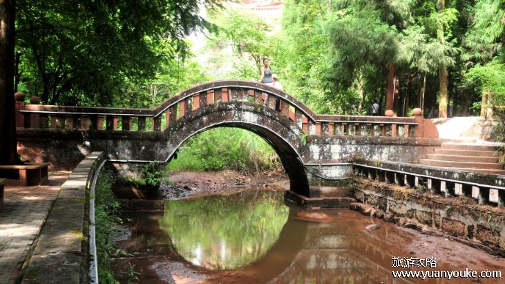 四面山在哪里，在重庆市江津区(拥有众多独特壮观的自然景点)