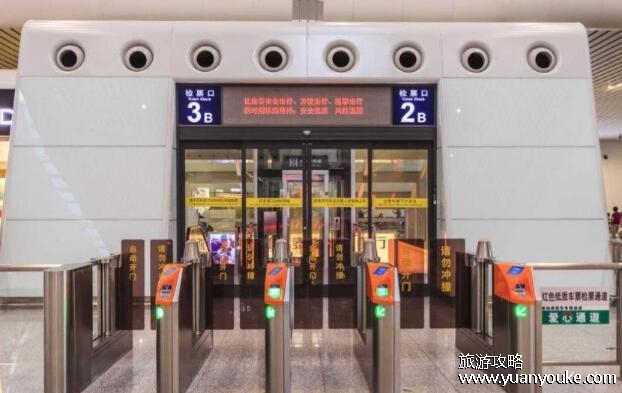 火车提前多久检票，发车前的15分钟或者半个小时(停止检票时间)