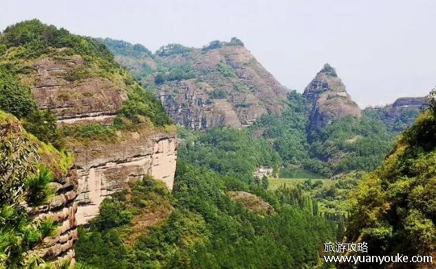 方岩山风景区在哪里，浙江省金华市(重庆最具代表性的景点之一)