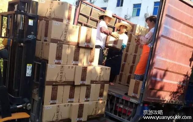 高铁上可以带白酒吗 ，可以(高铁携带白酒的要求和白酒托运方式)