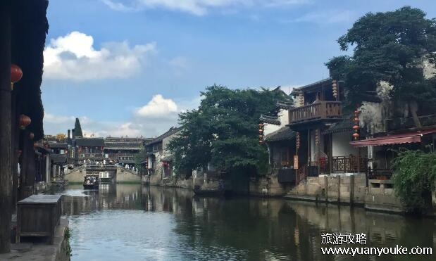 嘉兴西塘古镇好玩吗，值得一去的美丽古镇(独特的九龙治水布局)