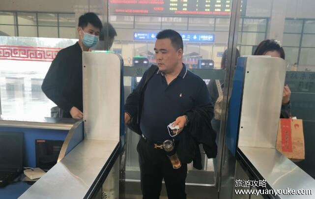 没有身份证可以坐高铁吗，可以(3个方法正常乘坐高铁)