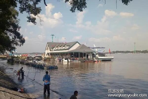 哈尔滨太阳岛门票多少钱，正常票30元一人(70岁以上老人免票)