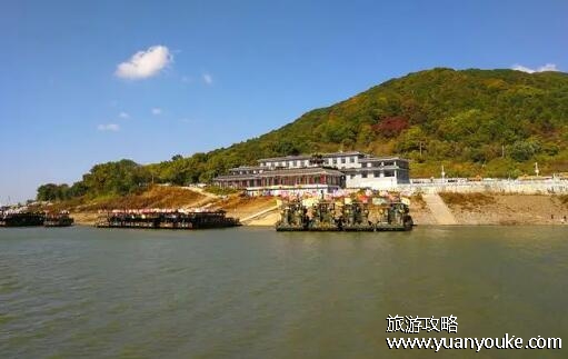 松花湖风景区好玩吗，非常美丽的自然景区(特色节目众多)